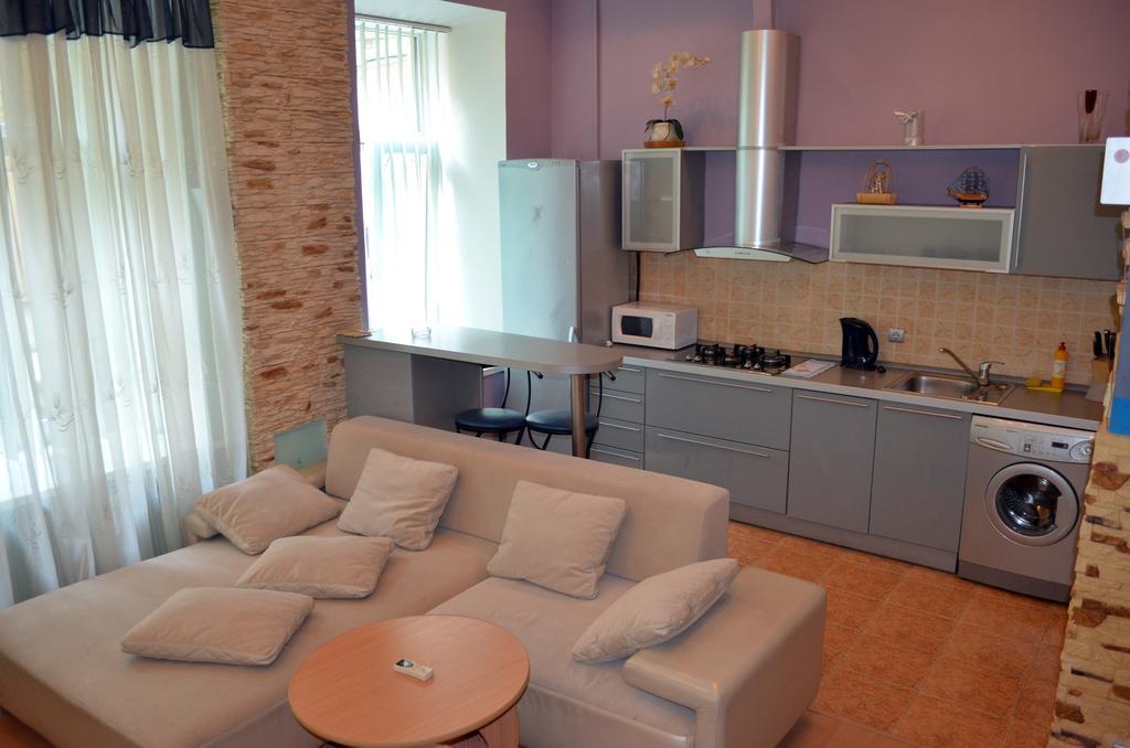 Chapayev Apartments Kiew Zimmer foto