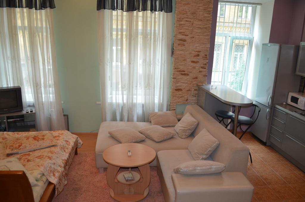 Chapayev Apartments Kiew Zimmer foto